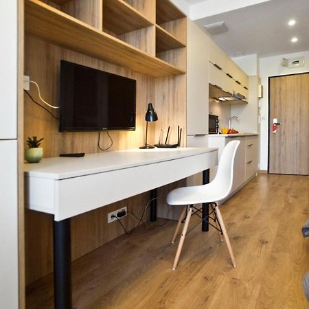 Wolska Serviced Apartments Варшава Экстерьер фото